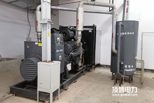 一臺300kw康明斯柴油發(fā)電機(jī)組出現(xiàn)啟動(dòng)困難狀況