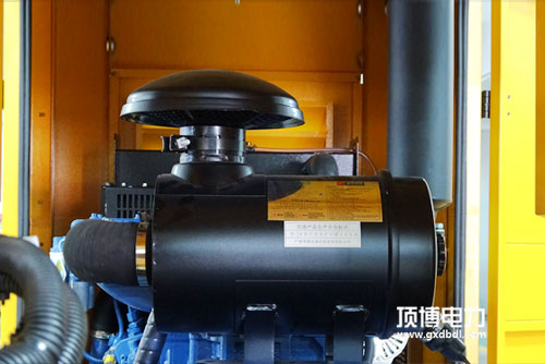 冷凍液中滲入機(jī)油，對(duì)發(fā)動(dòng)機(jī)汽缸有什么樣影響？